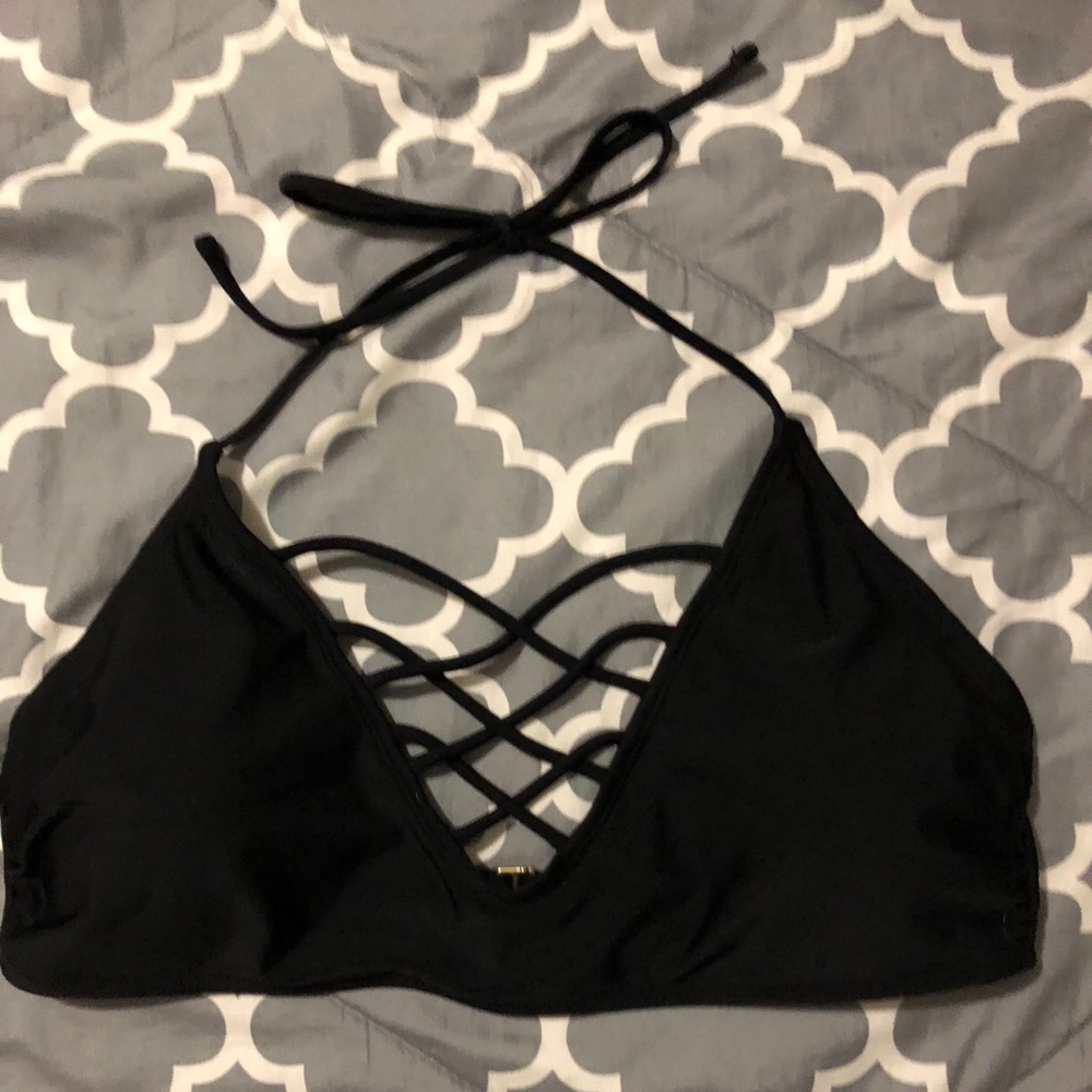 Xhiliration strappy Bikini Top